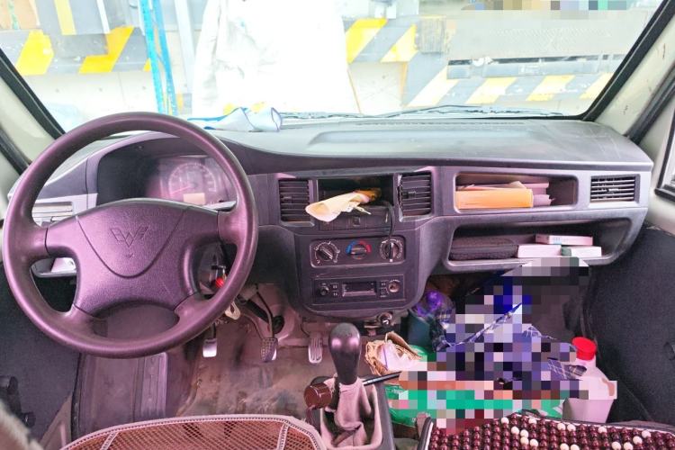 Used Wuling Zhiguang 2013 1.0L Practical Version Center Console