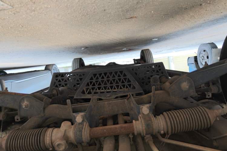 Used Wuling Zhiguang 2013 1.0L Practical Version Chassis Front