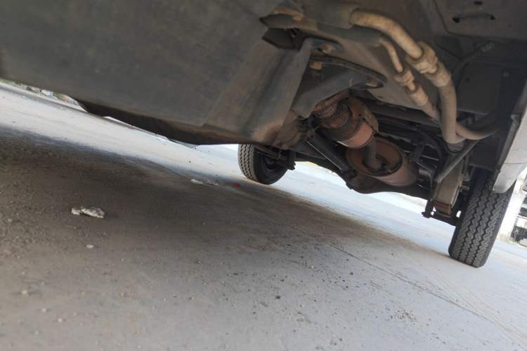Used Wuling Zhiguang 2013 1.0L Practical Version Chassis Front Left