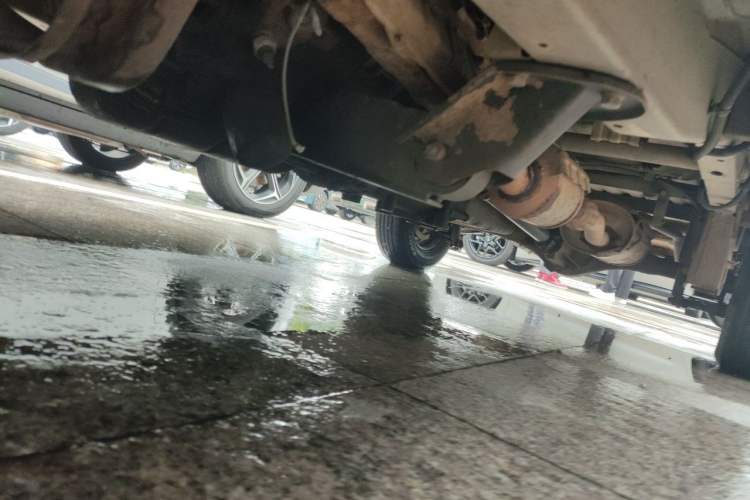 Used Wuling Zhiguang 2013 1.0L Practical Version Chassis Front Left