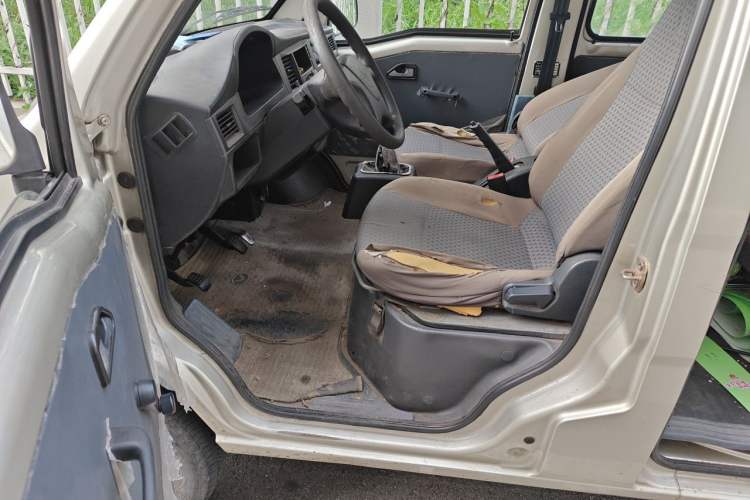 Used Wuling Zhiguang 2013 1.0L Base Version Driver Seat