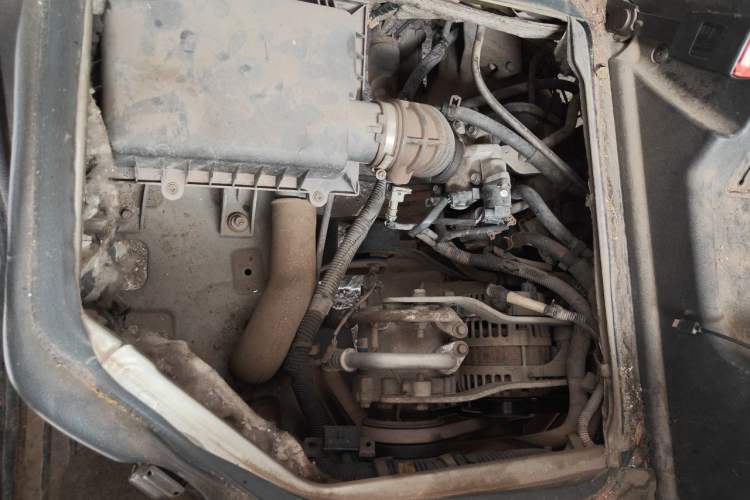 Used Wuling Zhiguang 2013 1.0L Practical Version Engine Bay