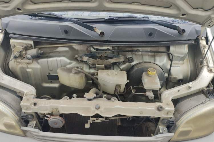Used Wuling Zhiguang 2013 1.0L Practical Version Engine Bay