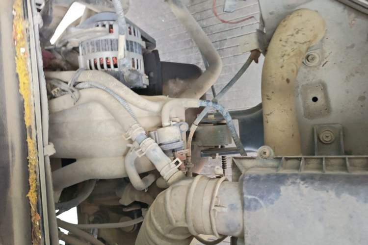 Used Wuling Zhiguang 2013 1.0L Practical Version Engine Bay Right