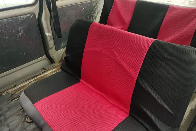 Used Wuling Zhiguang 2013 1.0L Practical Version Left Rear Seat