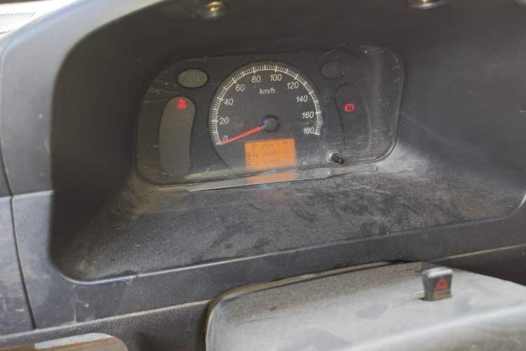 Used Wuling Zhiguang 2013 1.0L Practical Version Odometer Close Up