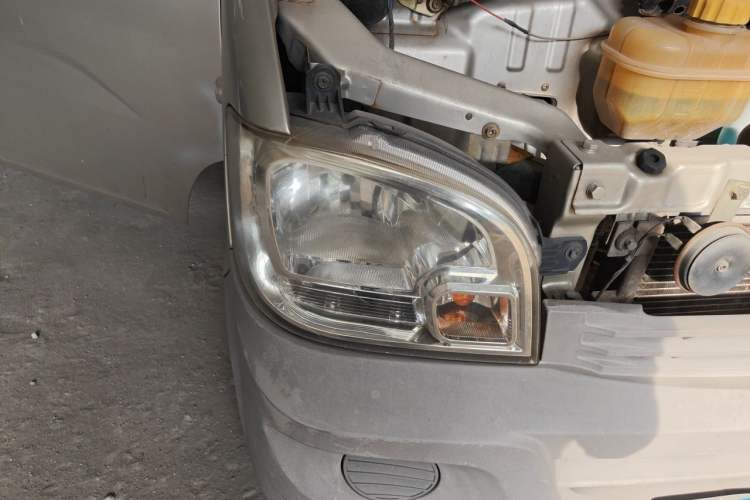 Used Wuling Zhiguang 2013 1.0L Practical Version Right Front Headlight