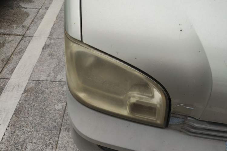 Used Wuling Zhiguang 2013 1.0L Practical Version Right Front Headlight