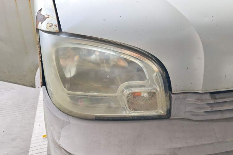 Used Wuling Zhiguang 2013 1.0L Practical Version Right Front Headlight