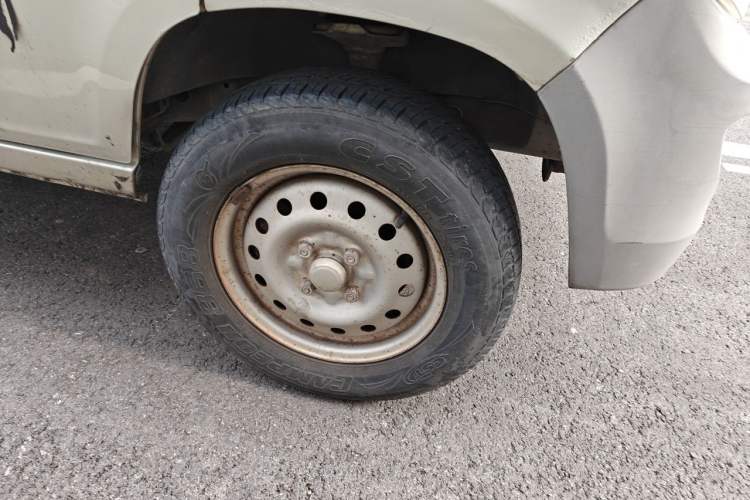 Used Wuling Zhiguang 2013 1.0L Base Version Right Front Wheel Hub