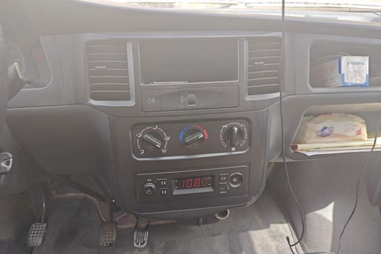 Used Wuling Zhiguang 2013 1.0L Practical Version Audio And AC Panel