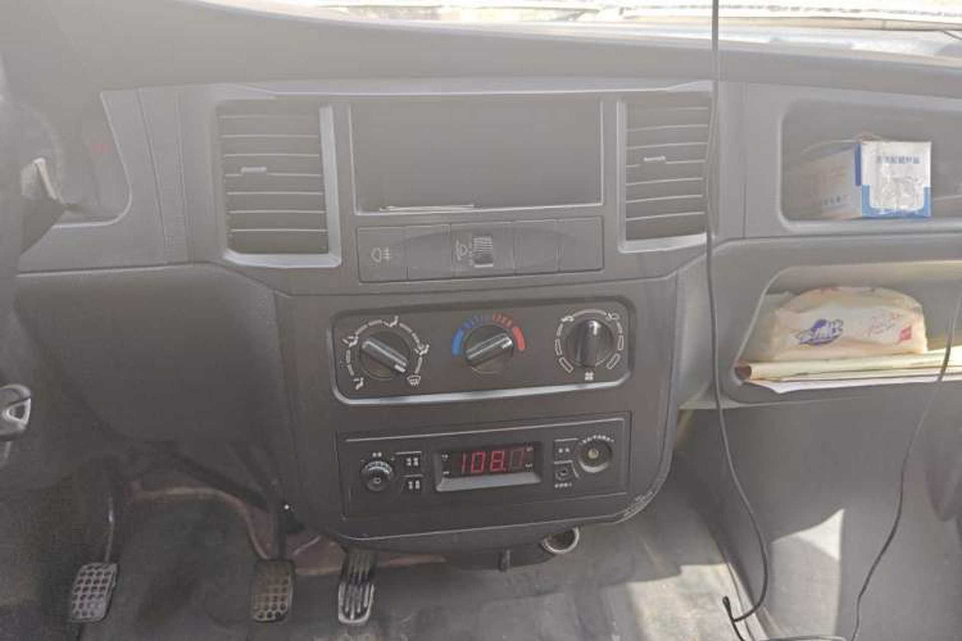 Used Wuling Zhiguang 2013 1.0L Practical Version Audio And AC Panel