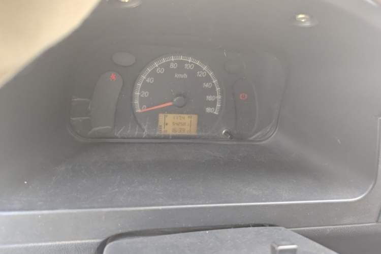 Used Wuling Zhiguang 2013 1.0L Practical Version Odometer Close Up