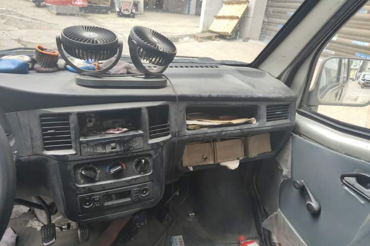 Used Wuling Zhiguang 2013 1.0L Practical Version Audio And AC Panel