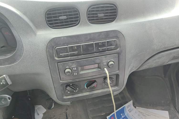 Used Wuling Zhiguang 2013 1.0L Practical Version Audio And AC Panel