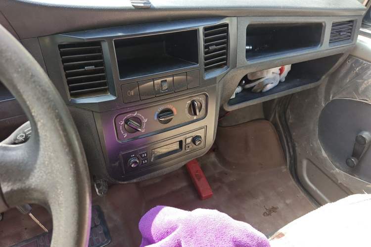 Used Wuling Zhiguang 2013 1.0L Practical Version Audio And AC Panel