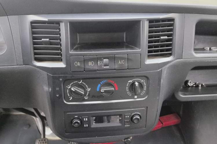 Used Wuling Zhiguang 2013 1.0L Base Version Audio And AC Panel