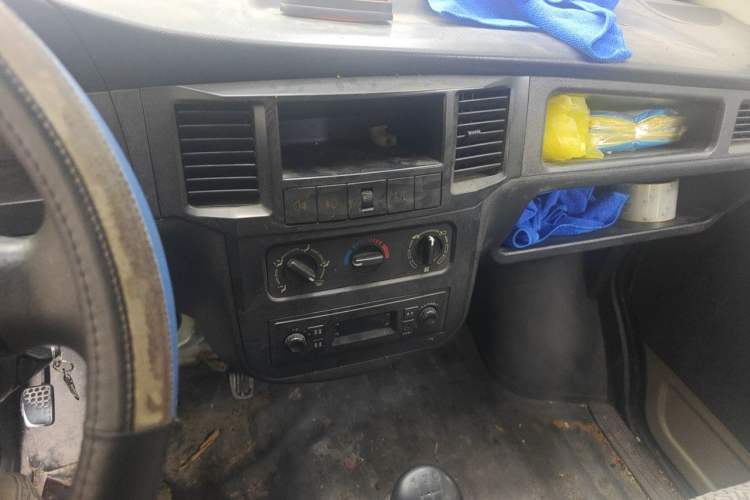 Used Wuling Zhiguang 2013 1.0L Practical Version Audio And AC Panel