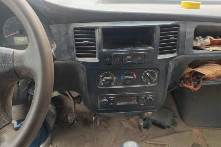 Used Wuling Zhiguang 2013 1.0L Practical Version Audio And AC Panel