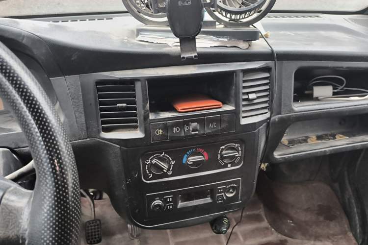 Used Wuling Zhiguang 2013 1.0L Practical Version Audio And AC Panel