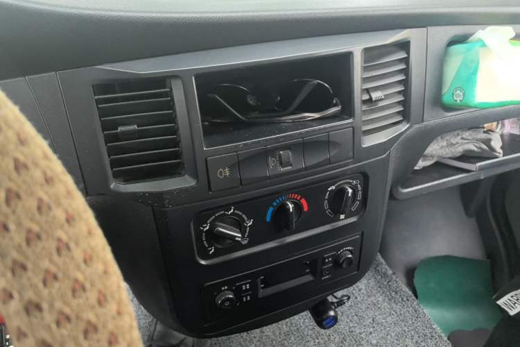 Used Wuling Zhiguang 2013 1.0L Base Version Audio And AC Panel