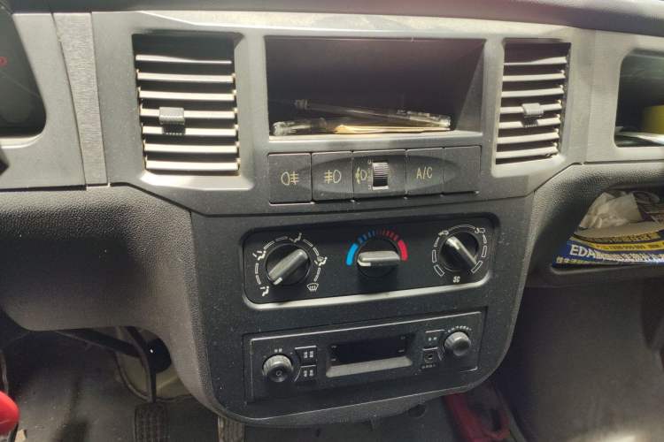 Used Wuling Zhiguang 2013 1.0L Practical Version Audio And AC Panel