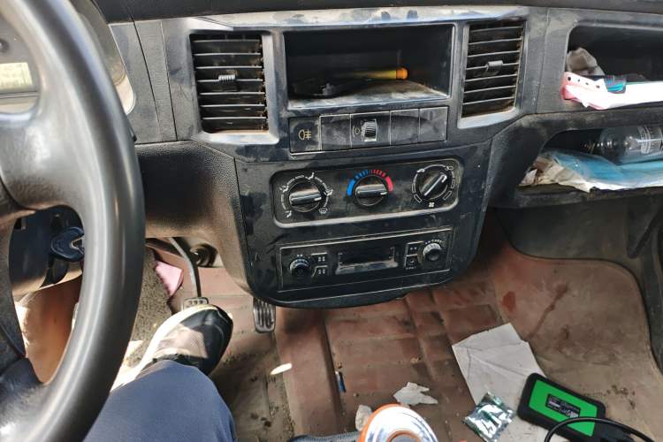 Used Wuling Zhiguang 2013 1.0L Practical Version Audio And AC Panel