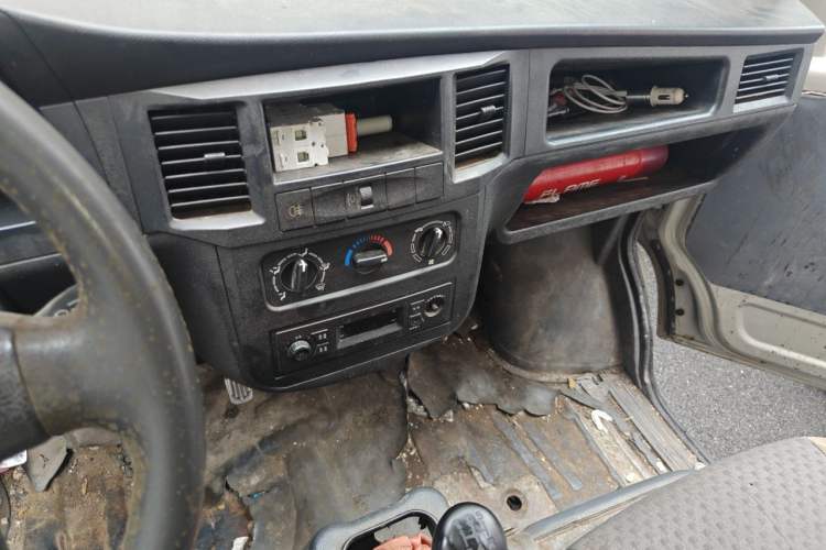 Used Wuling Zhiguang 2013 1.0L Practical Version Audio And AC Panel