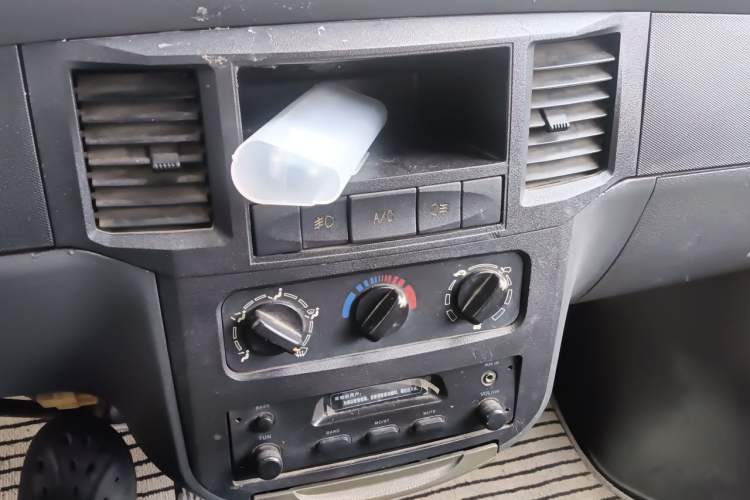 Used Wuling Zhiguang 2013 1.0L Practical Version Audio And AC Panel