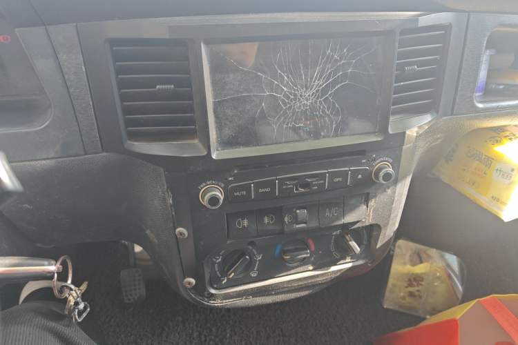 Used Wuling Zhiguang 2013 1.0L Practical Version Audio And AC Panel