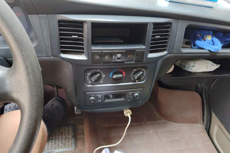 Used Wuling Zhiguang 2013 1.0L Base Version Audio And AC Panel