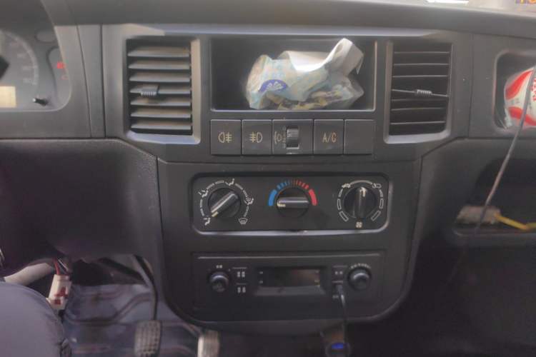 Used Wuling Zhiguang 2013 1.0L Practical Version Audio And AC Panel