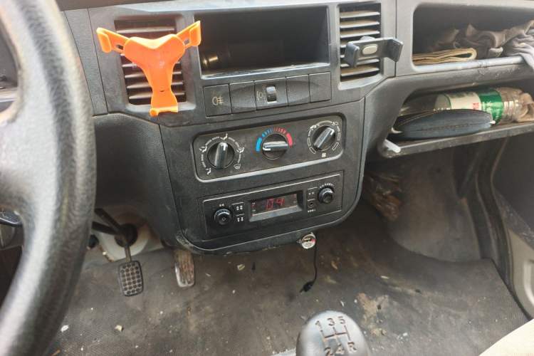 Used Wuling Zhiguang 2013 1.0L Practical Version Audio And AC Panel