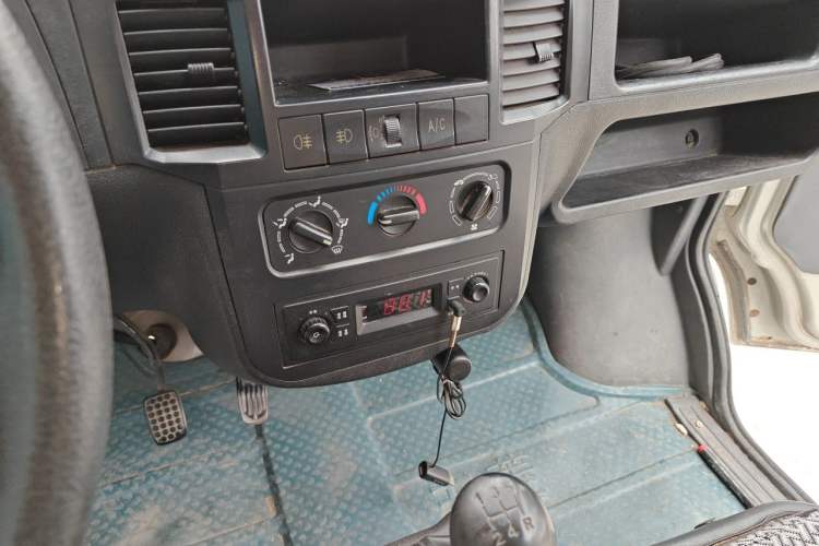 Used Wuling Zhiguang 2013 1.0L Practical Version Audio And AC Panel