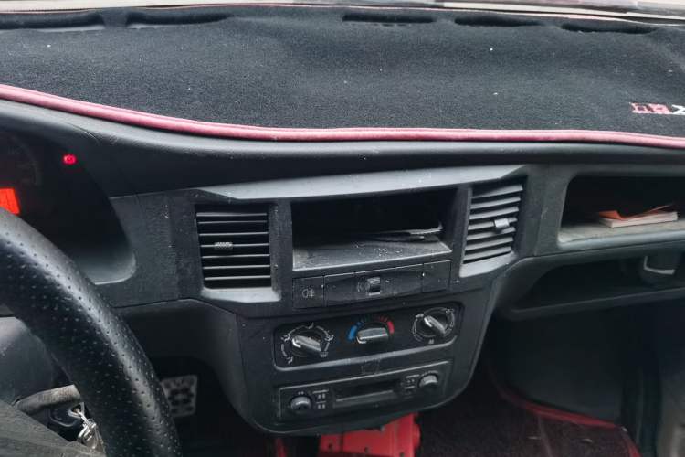 Used Wuling Zhiguang 2013 1.0L Practical Version Audio And AC Panel