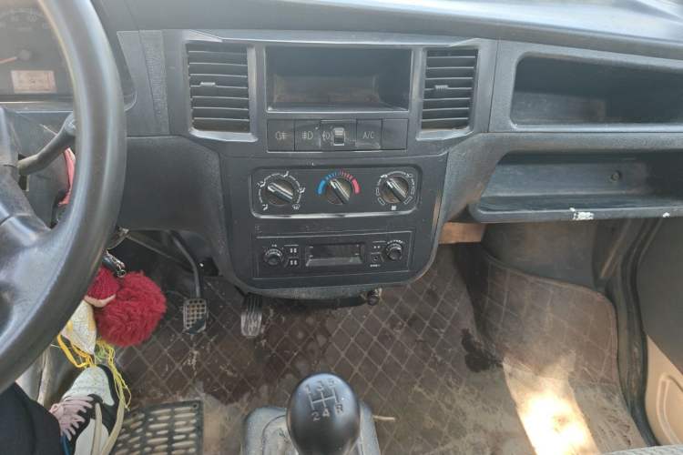 Used Wuling Zhiguang 2013 1.0L Practical Version Audio And AC Panel