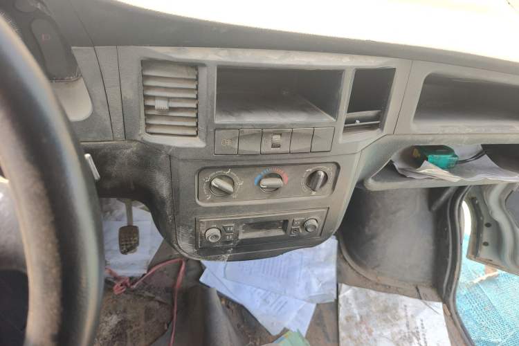 Used Wuling Zhiguang 2013 1.0L Practical Version Audio And AC Panel