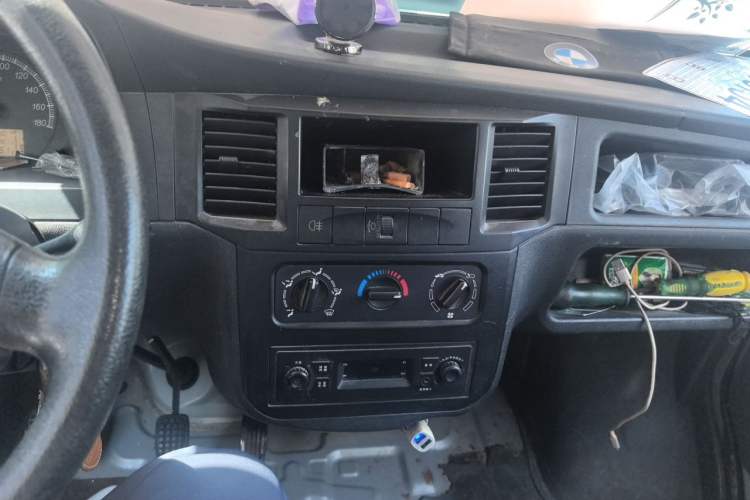 Used Wuling Zhiguang 2013 1.0L Practical Version Audio And AC Panel