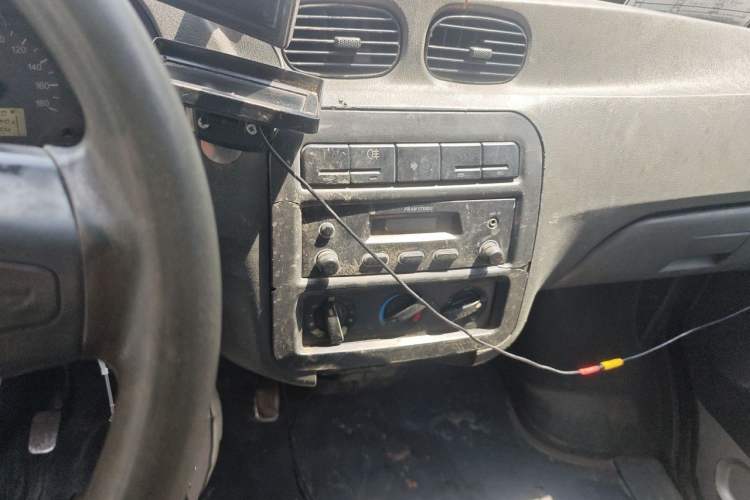 Used Wuling Zhiguang 2013 1.0L Practical Version Audio And AC Panel