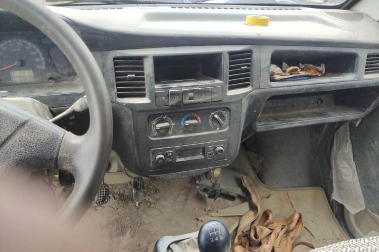 Used Wuling Zhiguang 2013 1.0L Practical Version Audio And AC Panel