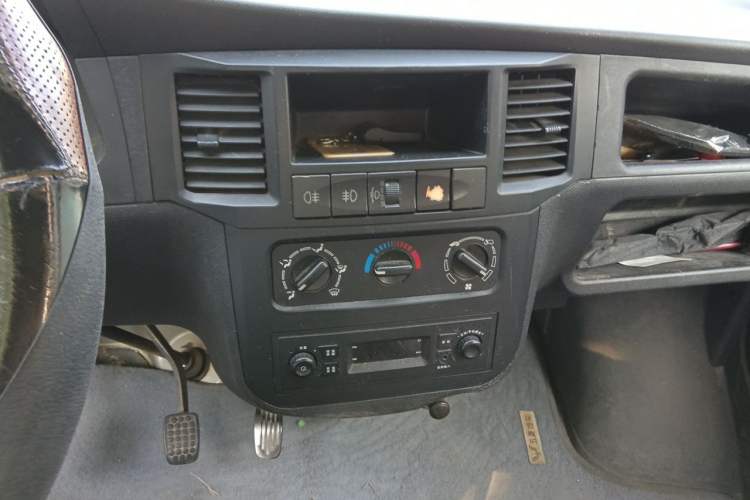 Used Wuling Zhiguang 2013 1.0L Base Version Audio And AC Panel