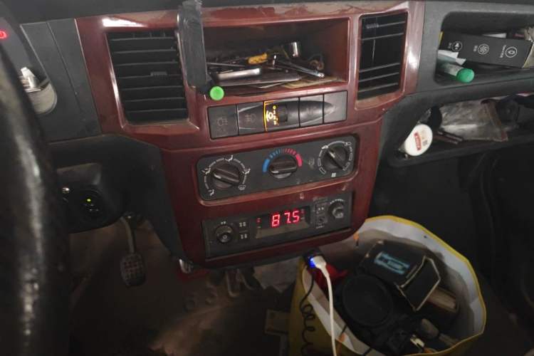 Used Wuling Zhiguang 2013 1.0L Practical Version Audio And AC Panel