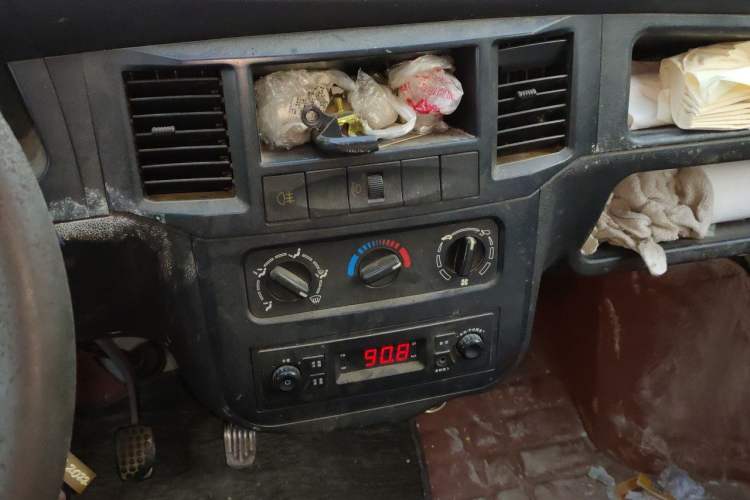 Used Wuling Zhiguang 2013 1.0L Base Version Audio And AC Panel