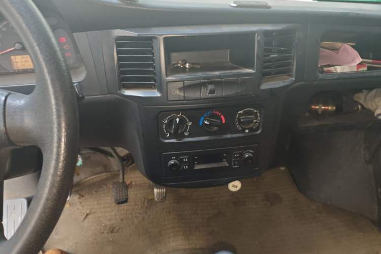 Used Wuling Zhiguang 2013 1.0L Practical Version Audio And AC Panel