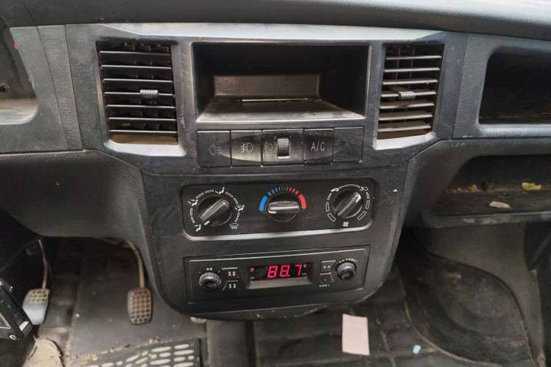 Used Wuling Zhiguang 2013 1.0L Practical Version Audio And AC Panel