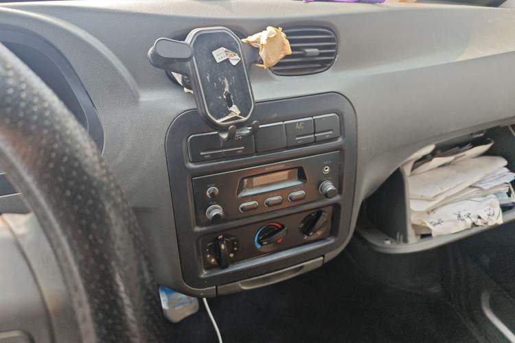 Used Wuling Zhiguang 2013 1.0L Practical Version Audio And AC Panel