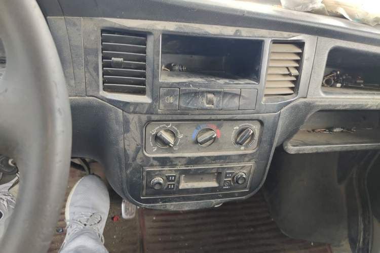Used Wuling Zhiguang 2013 1.0L Practical Version Audio And AC Panel