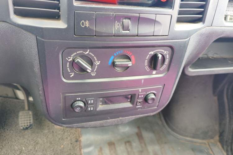 Used Wuling Zhiguang 2013 1.0L Practical Version Audio And AC Panel