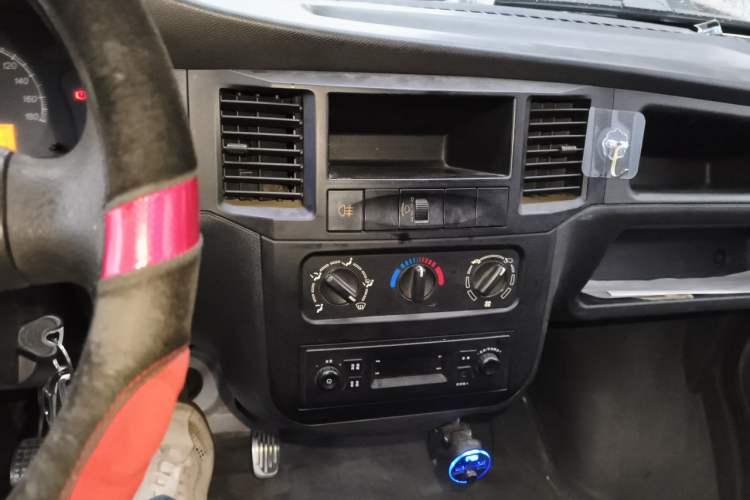 Used Wuling Zhiguang 2013 1.0L Base Version Audio And AC Panel