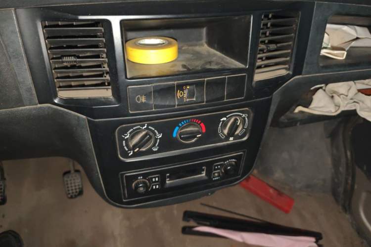 Used Wuling Zhiguang 2013 1.0L Practical Version Audio And AC Panel